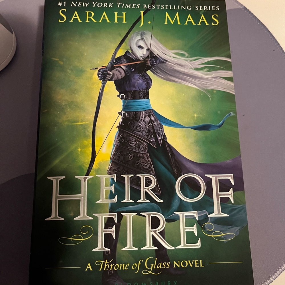 Heir of Fire by Sarah J. Maas - Green and Black Cover